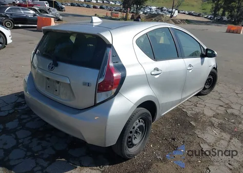 2016 Toyota Prius C Two z USA, uszkodzony, nr VIN JTDKDTB30G1124019